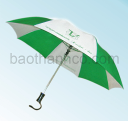 DÙ GẤP 2 CÁN NHỰA R60-01